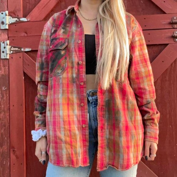 🔥 Woolrich Red Plaid Tie Dye Button Down Shirt Size M Bleach Upcycled Unisex - Picture 1 of 4
